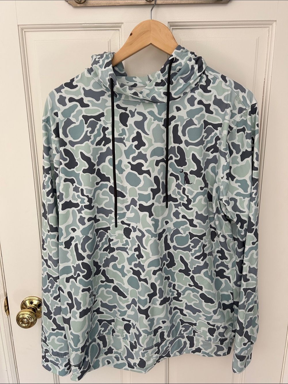 Local Boy Camo Hemlock Hoodie like new! Mens M, orig $60